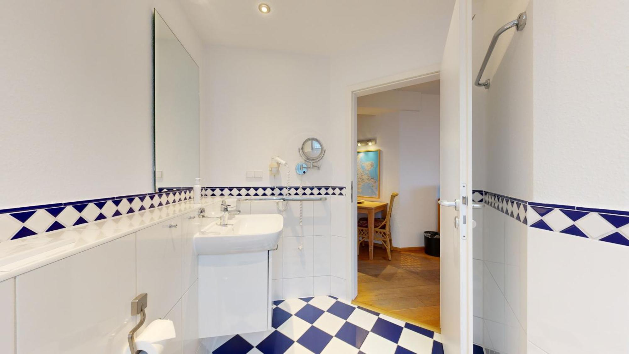Direkt Am Mit Meerblick Und Suedbalkon, Freia 27, Binz