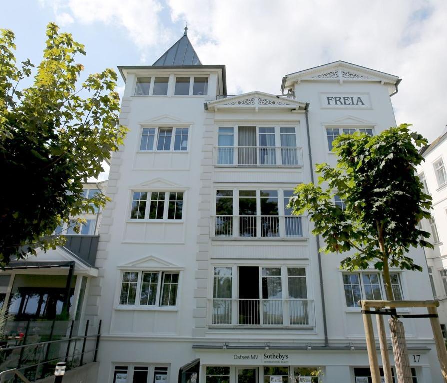Direkt Am Mit Meerblick Und Suedbalkon, Freia 27, * Binz